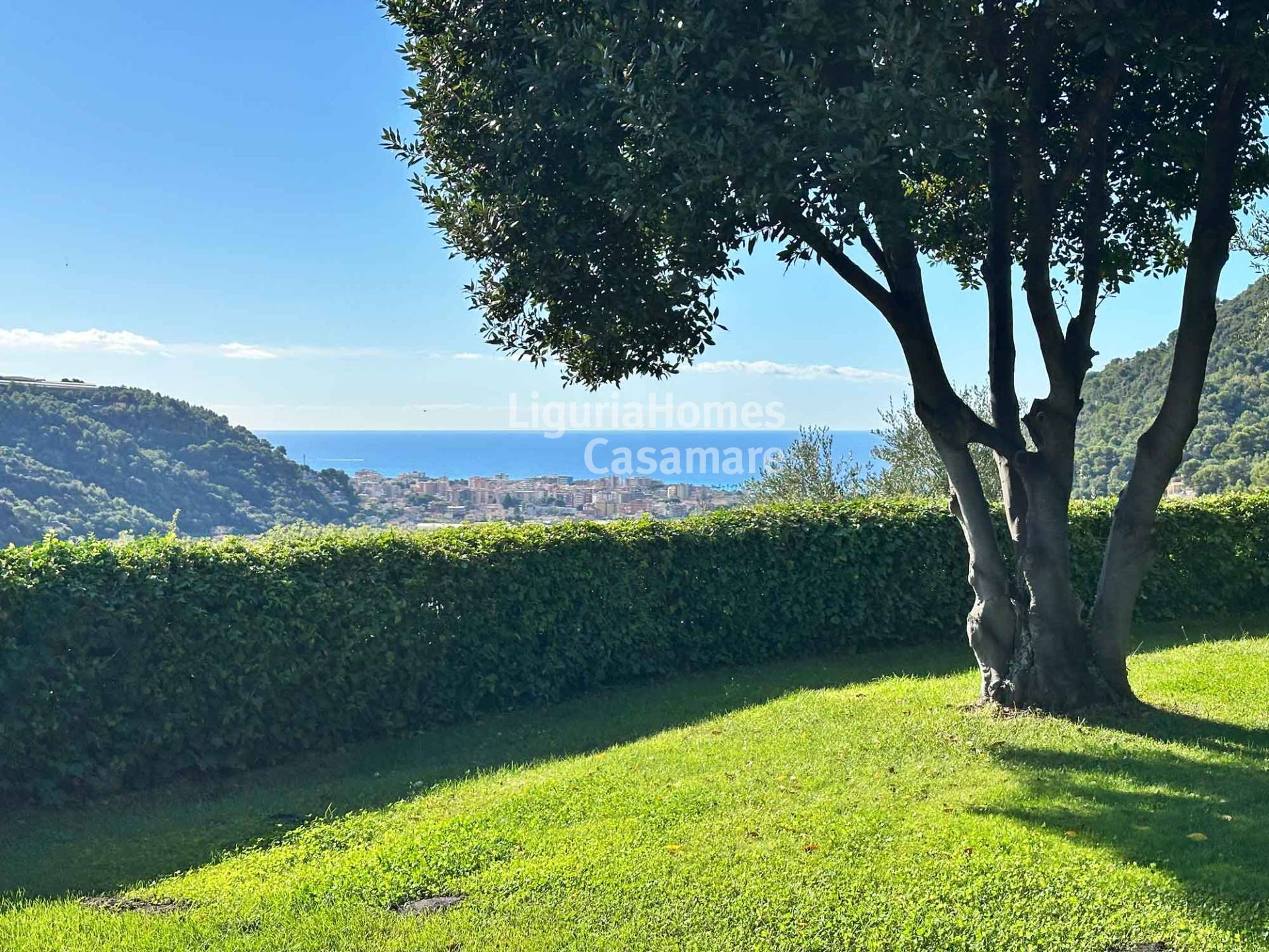4 Bed Parkland Villa with Conservatory, Strada degli Olandesi, Camporosso