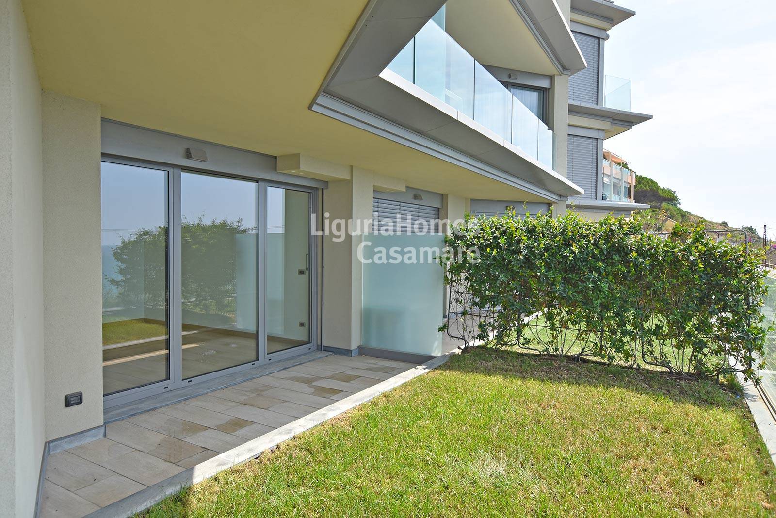2 Bed Apartment, Corso Mazzini, Sanremo — Photo 2 (Sanremo, Liguria)