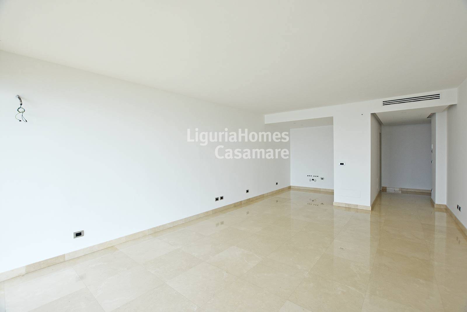 2 Bed Apartment, Corso Mazzini, Sanremo — Photo 3 (Sanremo, Liguria)