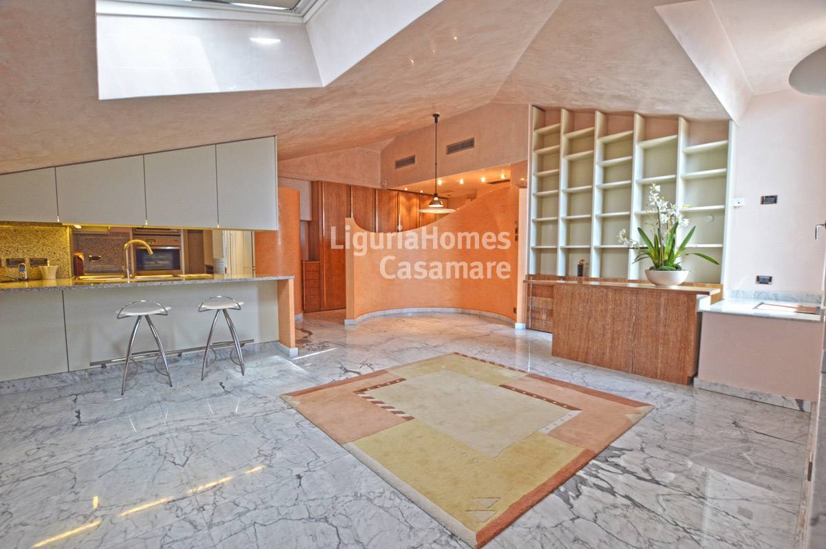 5 Bed Apartment, Via Romana, Bordighera — Photo 4 (Bordighera, Liguria)