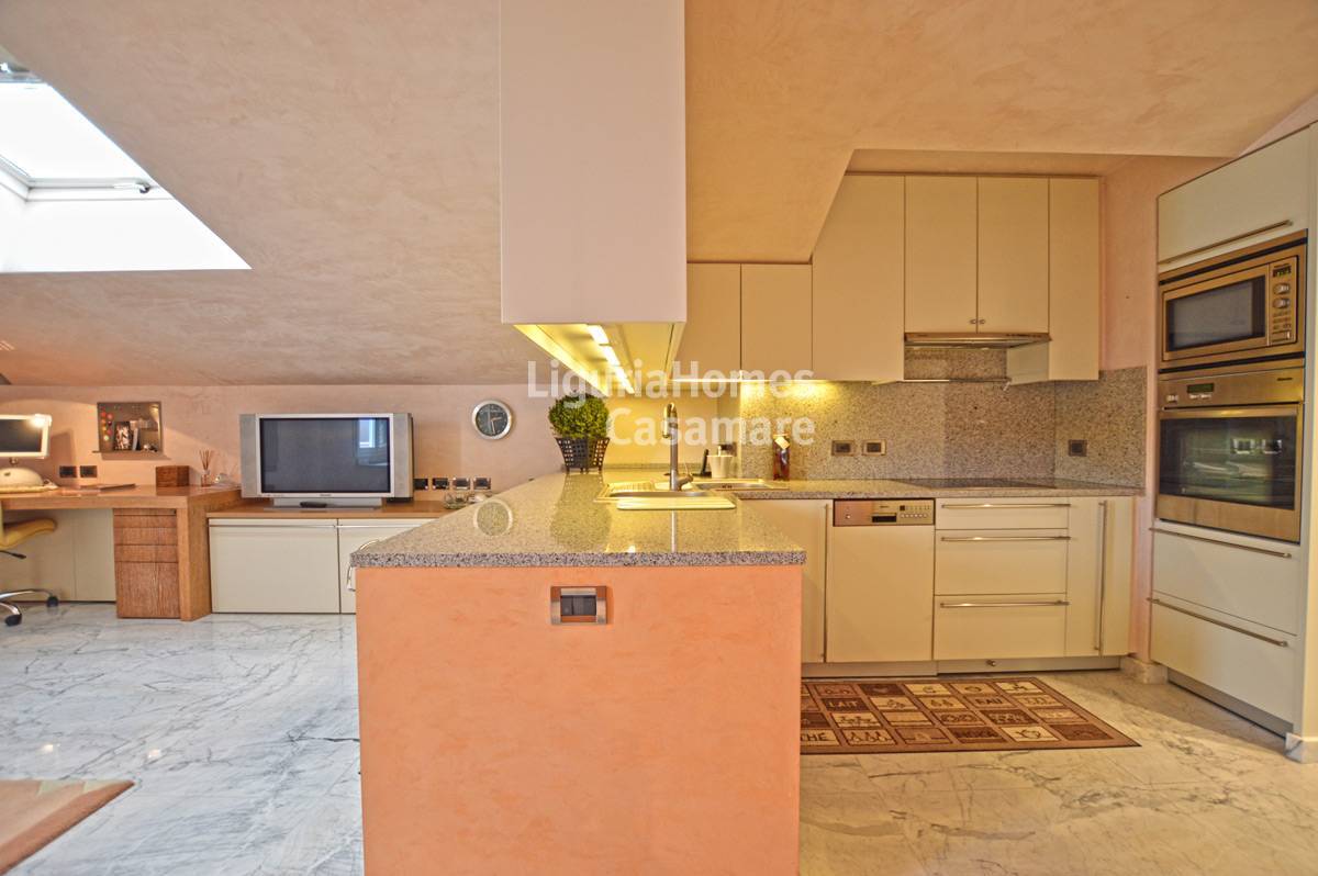 5 Bed Apartment, Via Romana, Bordighera — Photo 5 (Bordighera, Liguria)