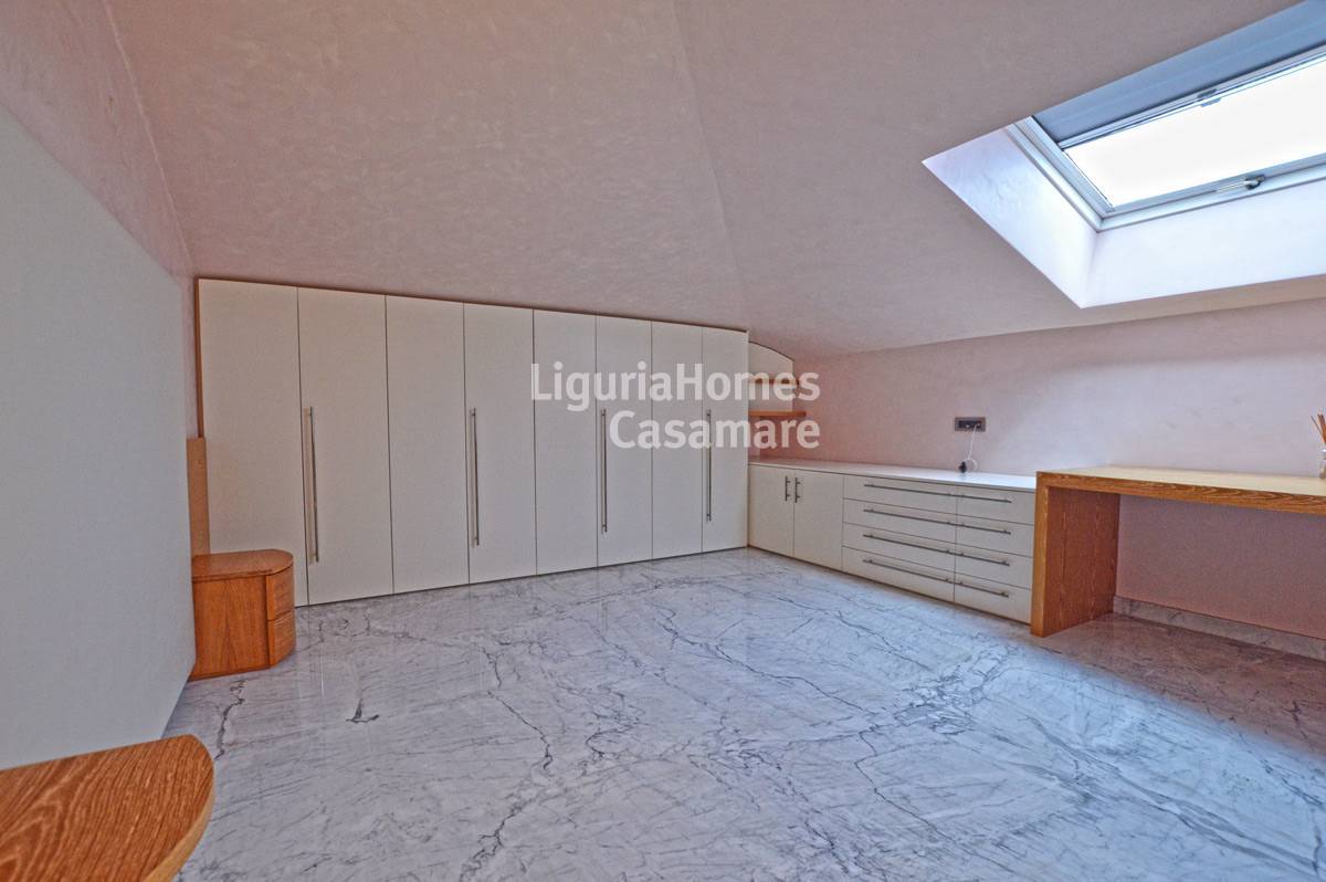 5 Bed Apartment, Via Romana, Bordighera — Photo 7 (Bordighera, Liguria)