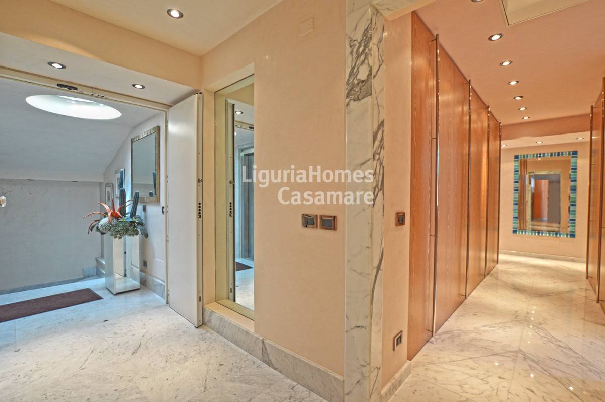 5 Bed Apartment, Via Romana, Bordighera — Photo 8 (Bordighera, Liguria)