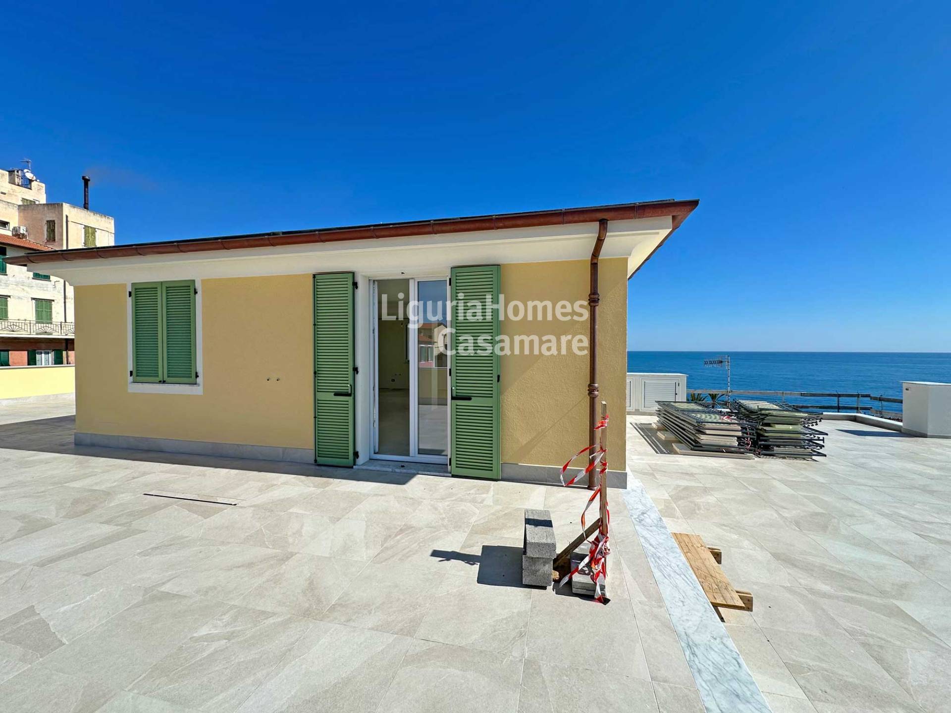 3 Bed Penthouse Apartment, Via al Capo, Bordighera — Photo 3 (Bordighera, Liguria)