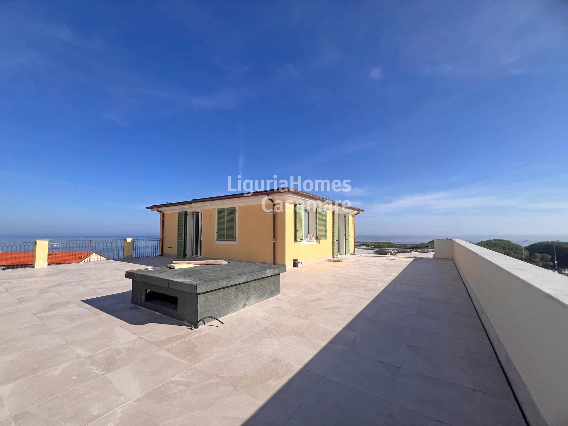 3 Bed Penthouse Apartment, Via al Capo, Bordighera — Photo 6 (Bordighera, Liguria)