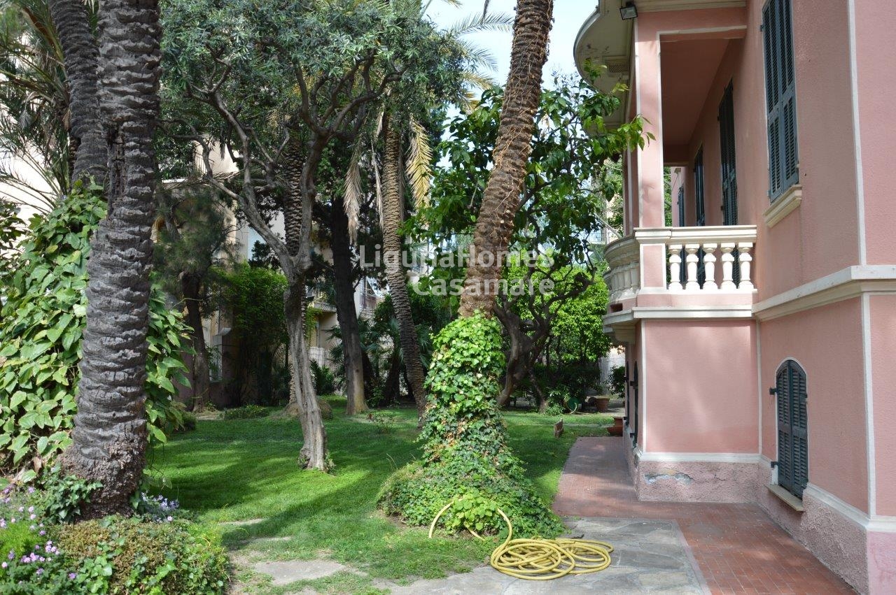 6 Bed Villa, Via al Mercato, Bordighera — Photo 2 (Bordighera, Liguria)