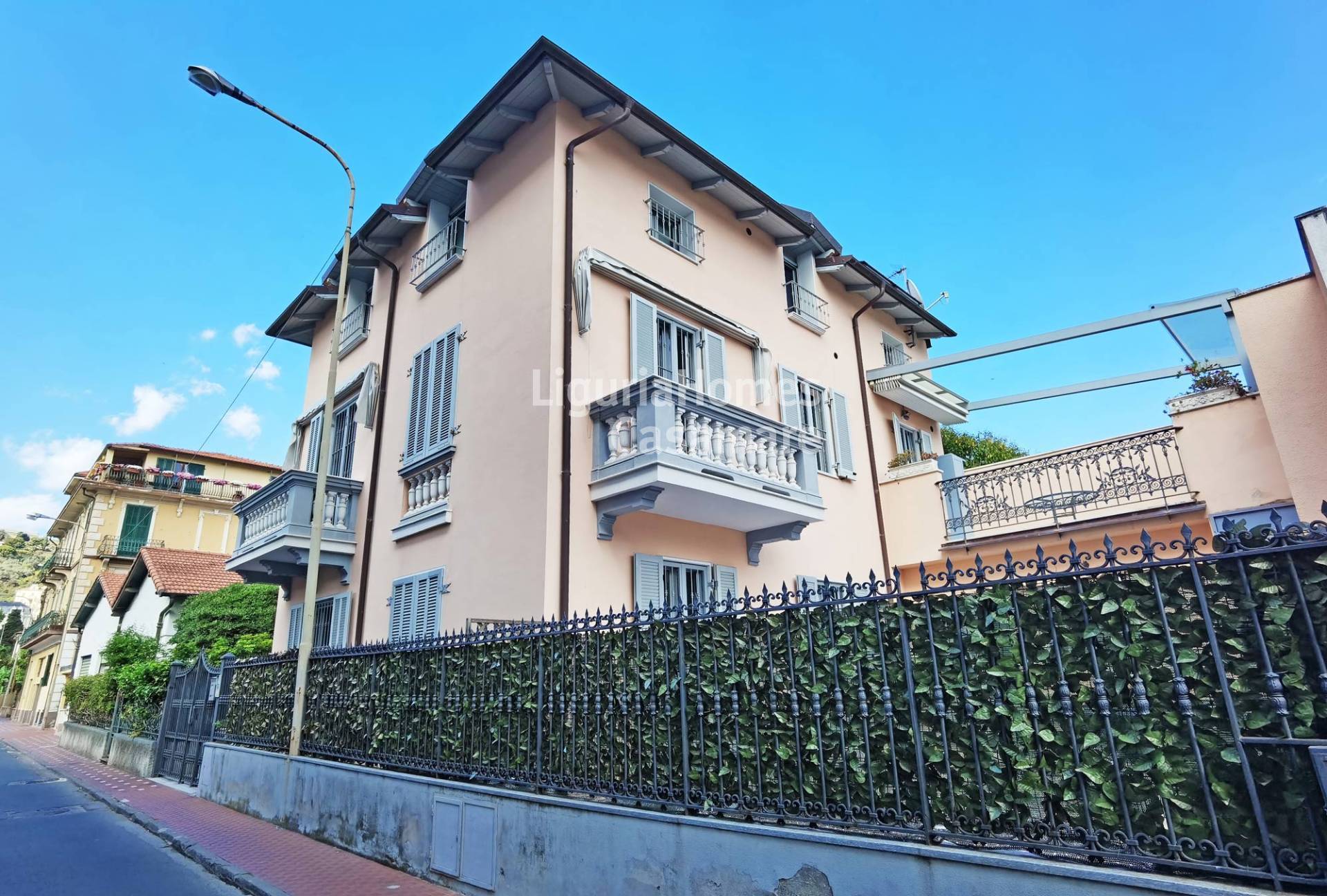 7 Bed Villa, Via Roberto, Bordighera — Photo 1 (Bordighera, Liguria)