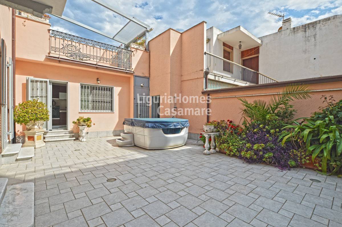 7 Bed Villa, Via Roberto, Bordighera — Photo 2 (Bordighera, Liguria)