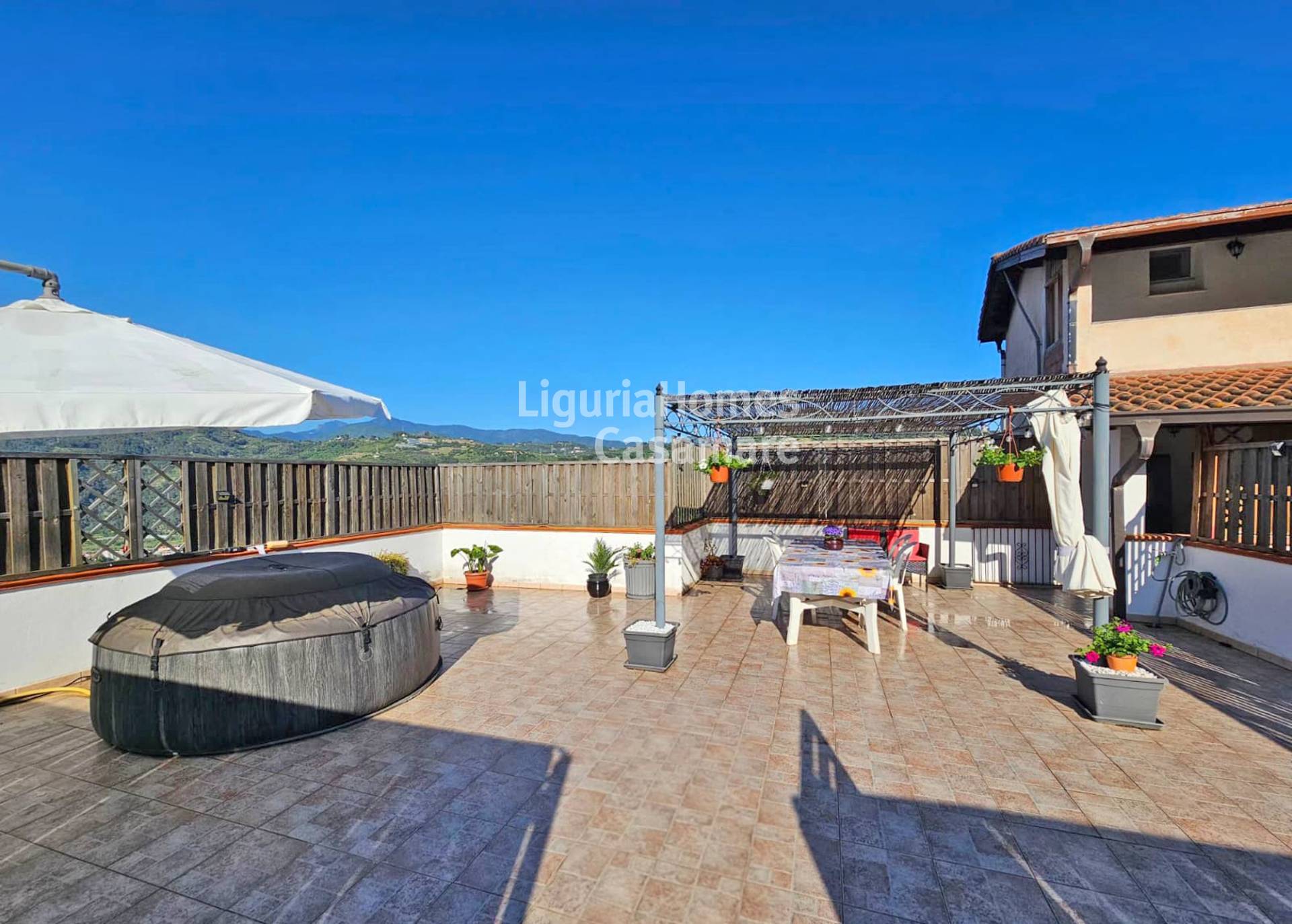 2 Bed Apartment, Via Sant Anna, Camporosso — Photo 3 (Camporosso, Liguria)