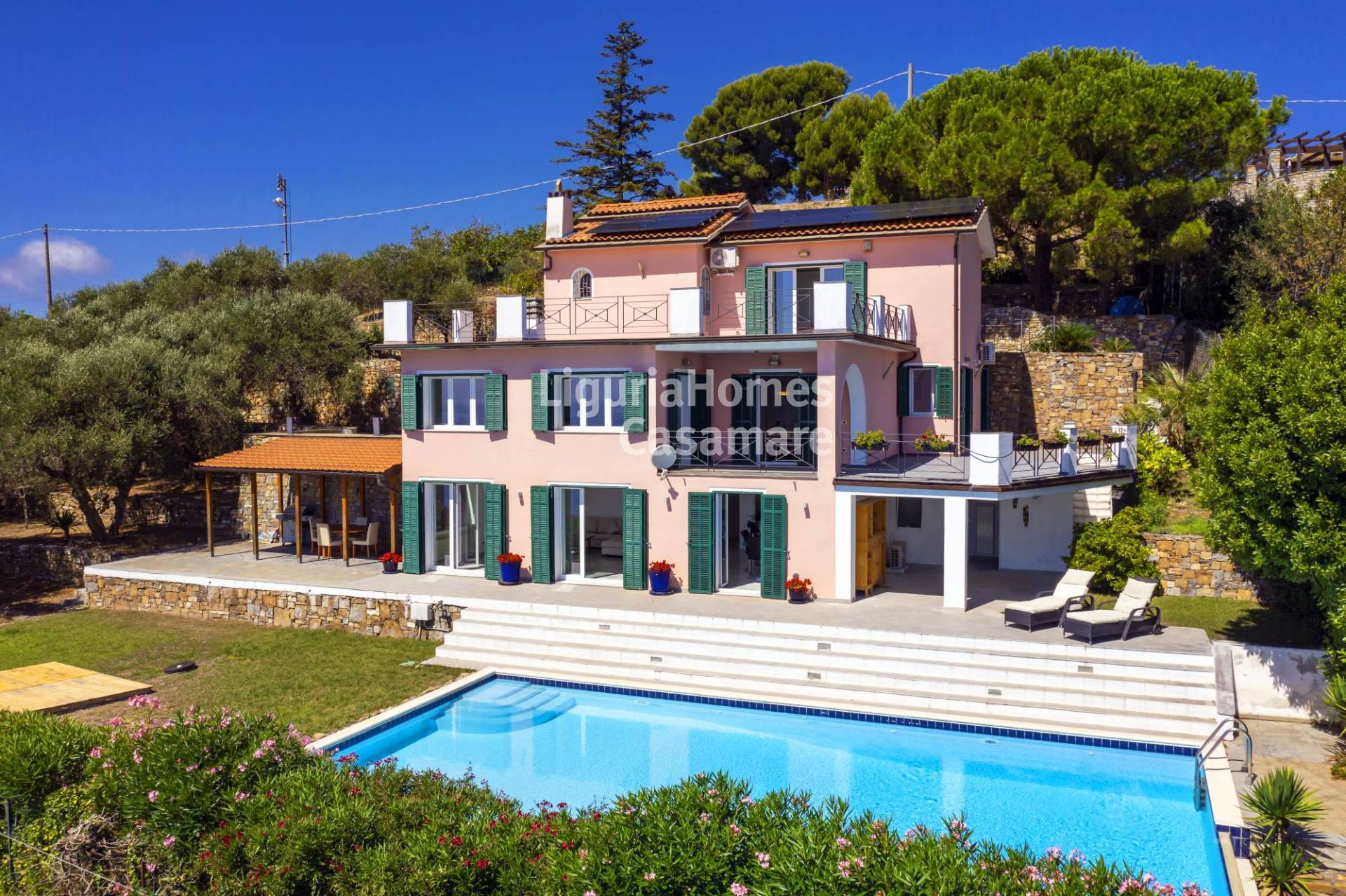 3 Bed Villa, Strada del Colle, Imperia — Photo 1 (Imperia, Liguria)
