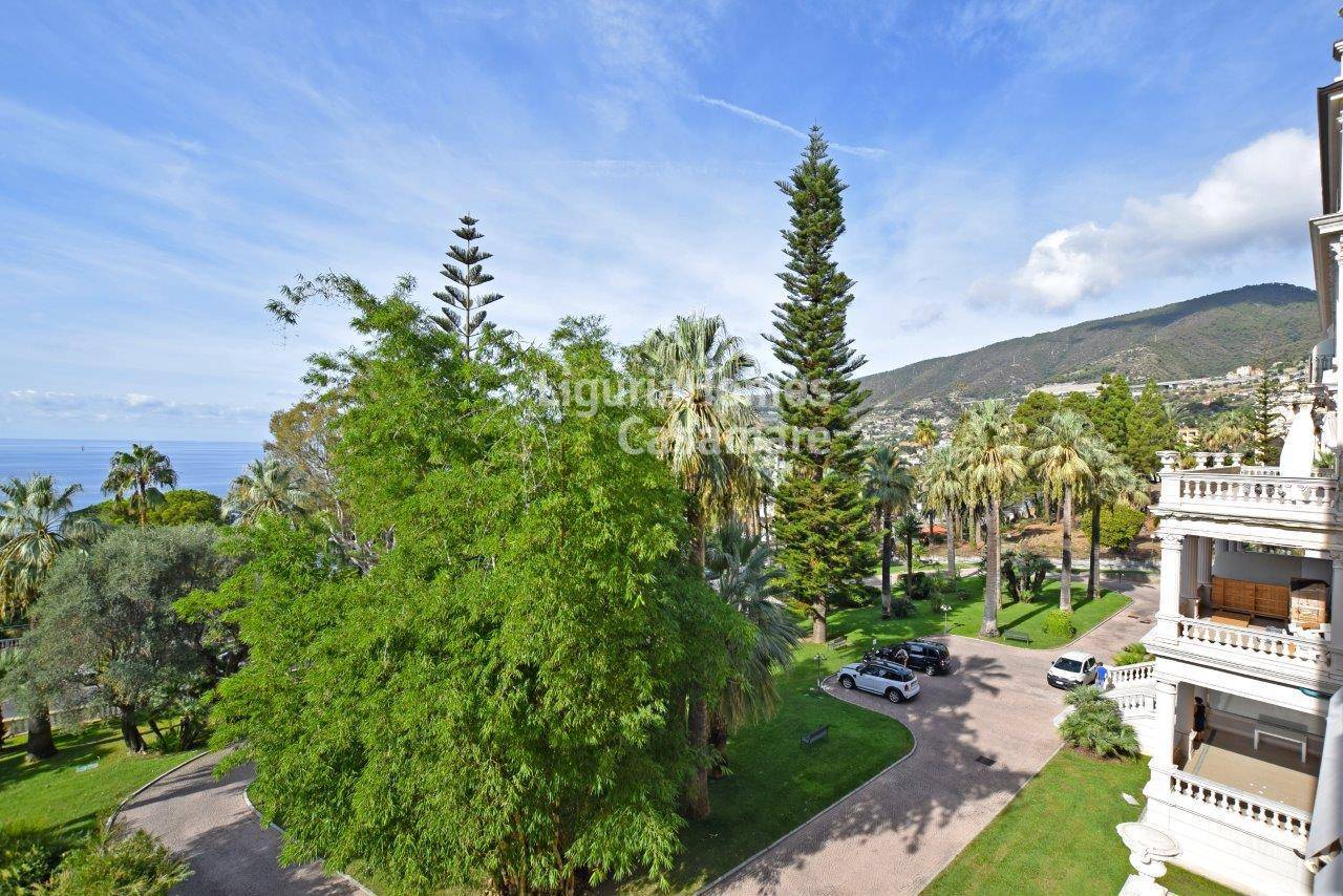 2 Bed Penthouse Apartment, Corso Regina Margherita, Ospedaletti — Photo 2 (Ospedaletti, Liguria)