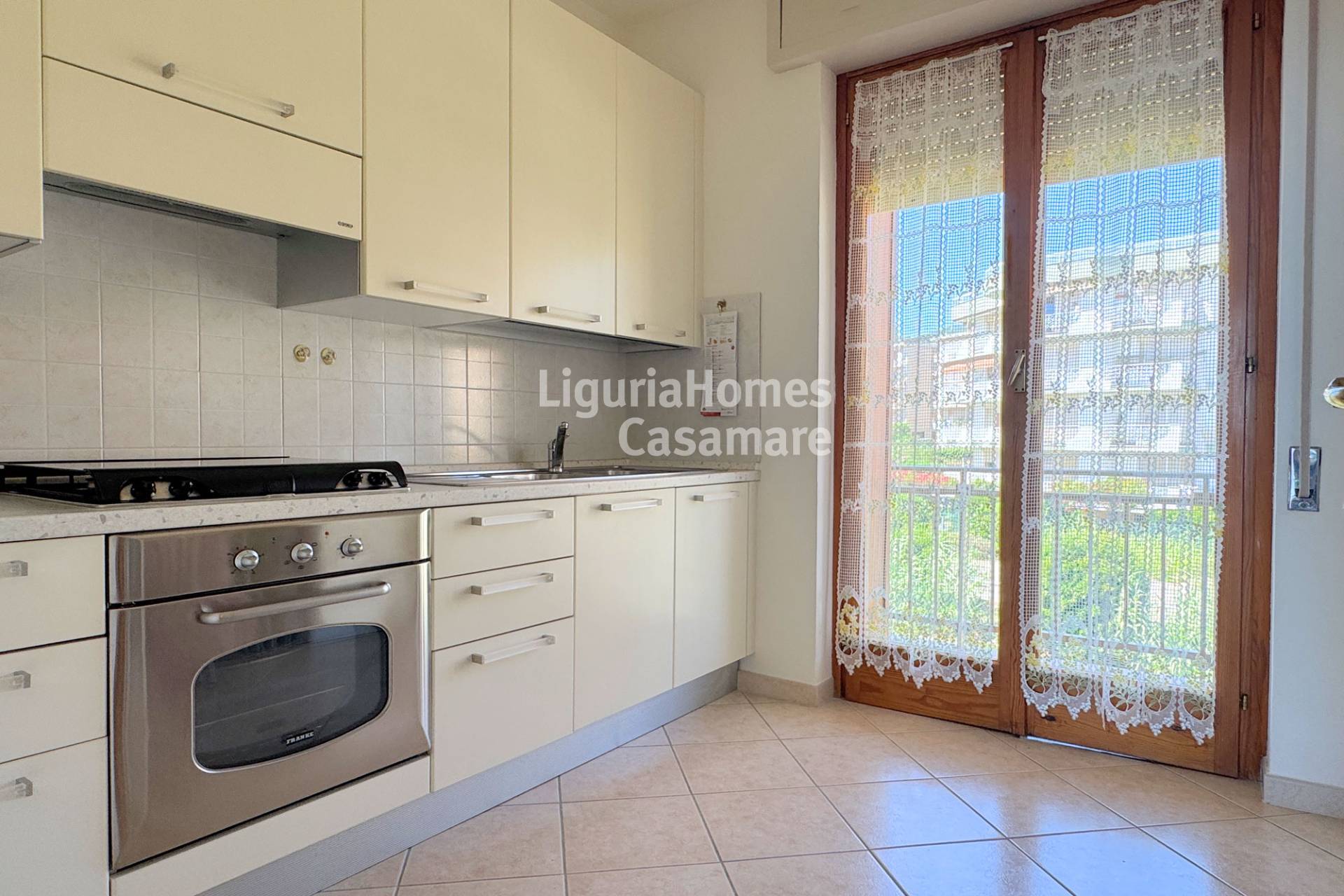 2 Bed Apartment, Via Marco Polo, Santo Stefano al Mare — Photo 6 (Santo Stefano al Mare, Liguria)