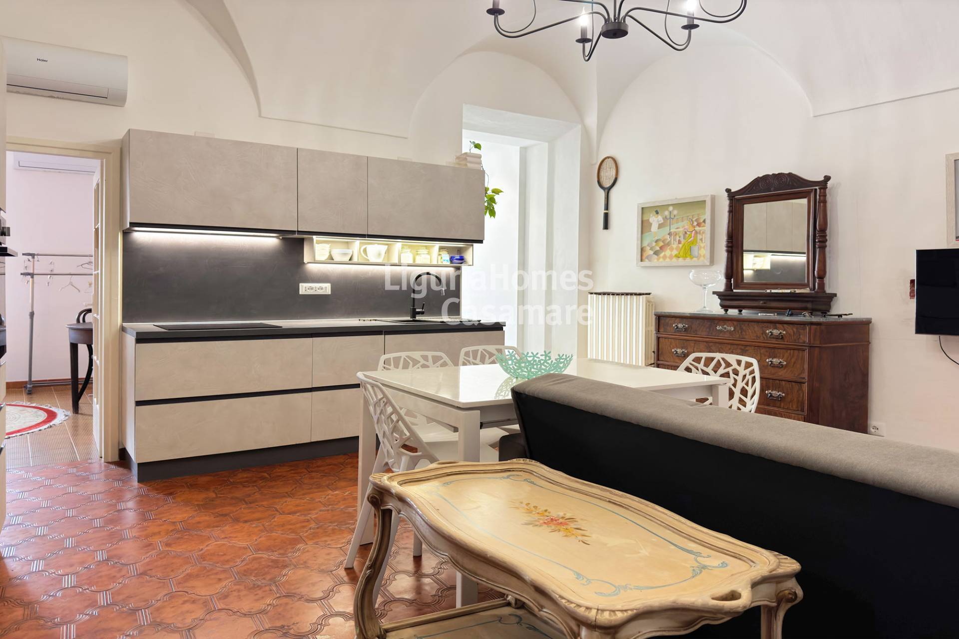 2 Bed Apartment, Via Nino Bixio, Riva Ligure — Photo 2 (Riva Ligure, Liguria)