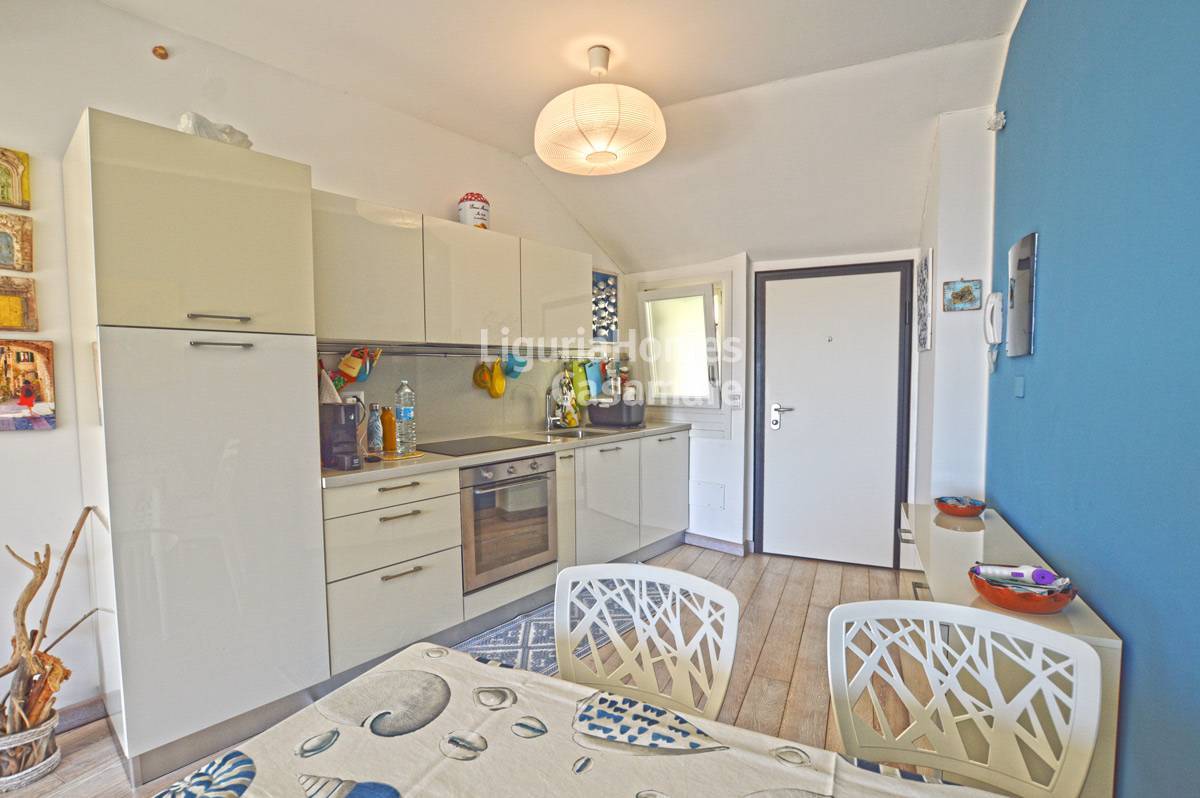 2 Bed Penthouse Apartment, Via Privata Bellavista, Vallecrosia — Photo 4 (Vallecrosia, Liguria)