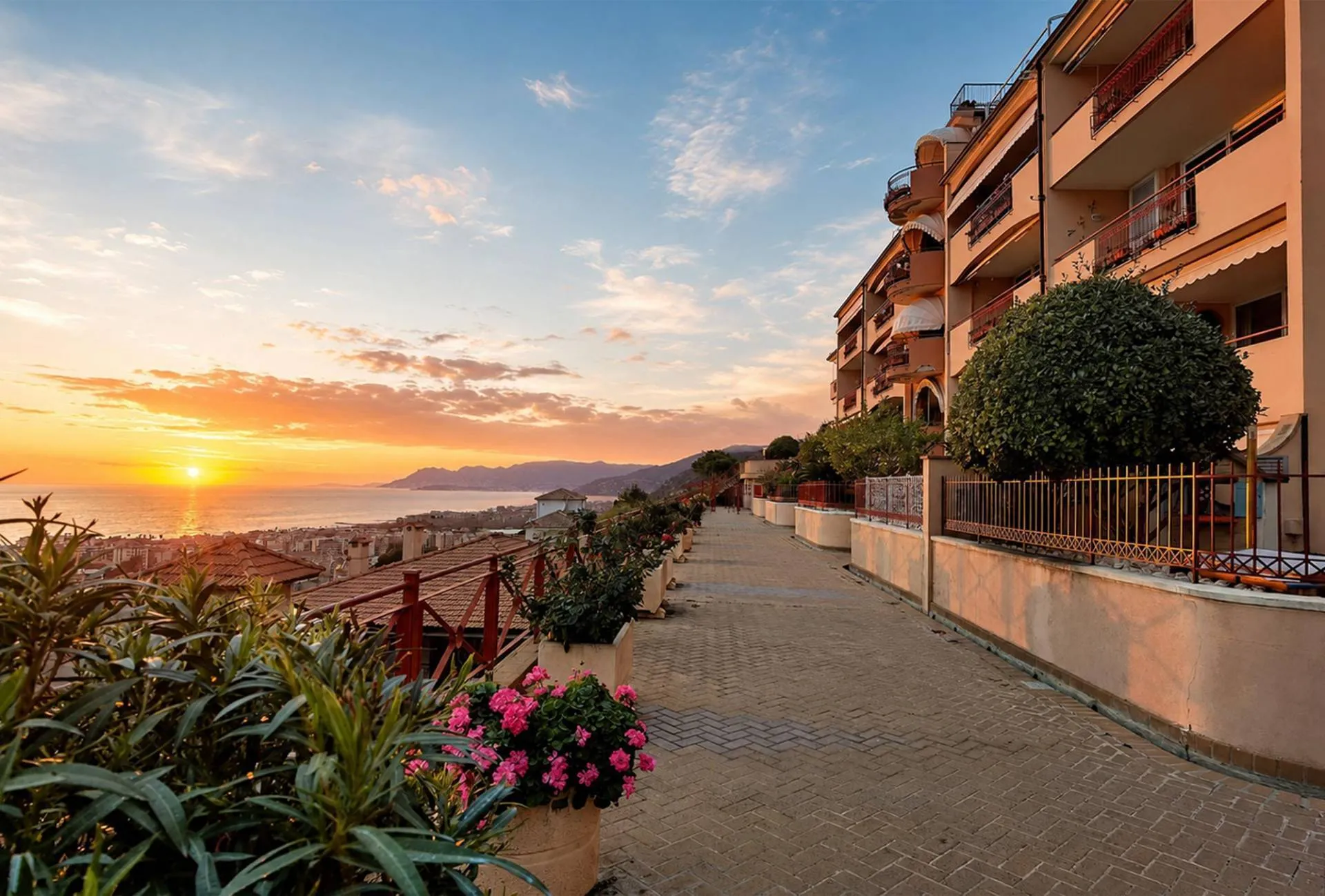 2 Bed Penthouse Apartment, Via Privata Bellavista, Vallecrosia — Photo 3 (Vallecrosia, Liguria)