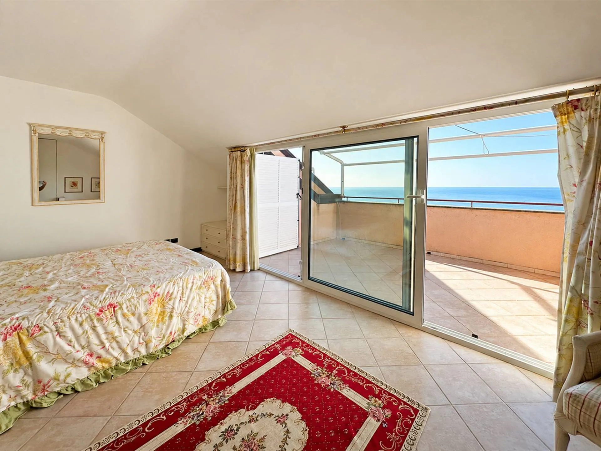2 Bed Penthouse Apartment, Via Privata Bellavista, Vallecrosia — Photo 7 (Vallecrosia, Liguria)