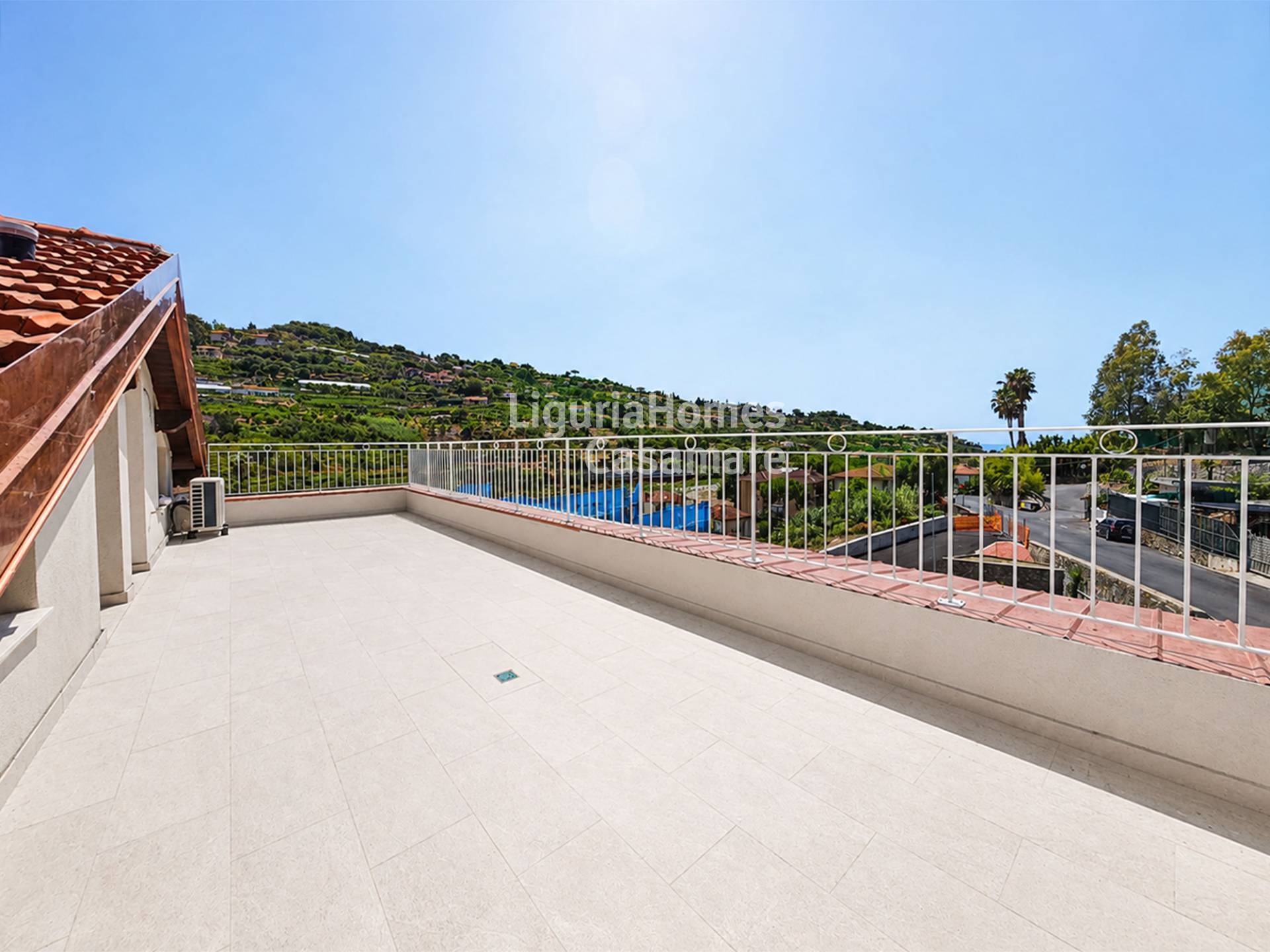 2 Bed Penthouse Apartment, Via Privata Bellavista, Vallecrosia — Photo 11 (Vallecrosia, Liguria)