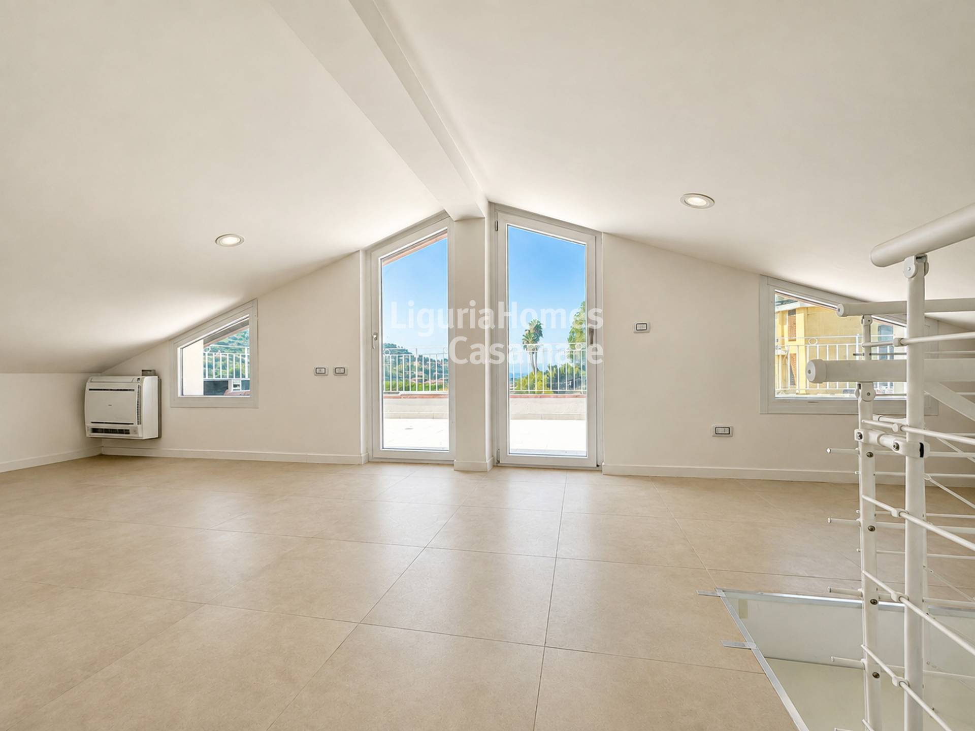 2 Bed Penthouse Apartment, Via Privata Bellavista, Vallecrosia — Photo 12 (Vallecrosia, Liguria)